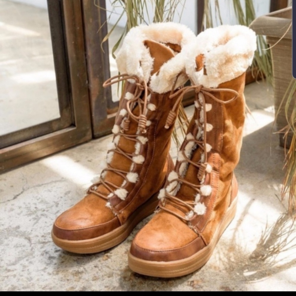 LACE UP FUR LINED BROWN BOOTS